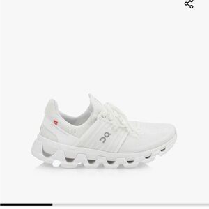 On cloudswift 3 AD Woman